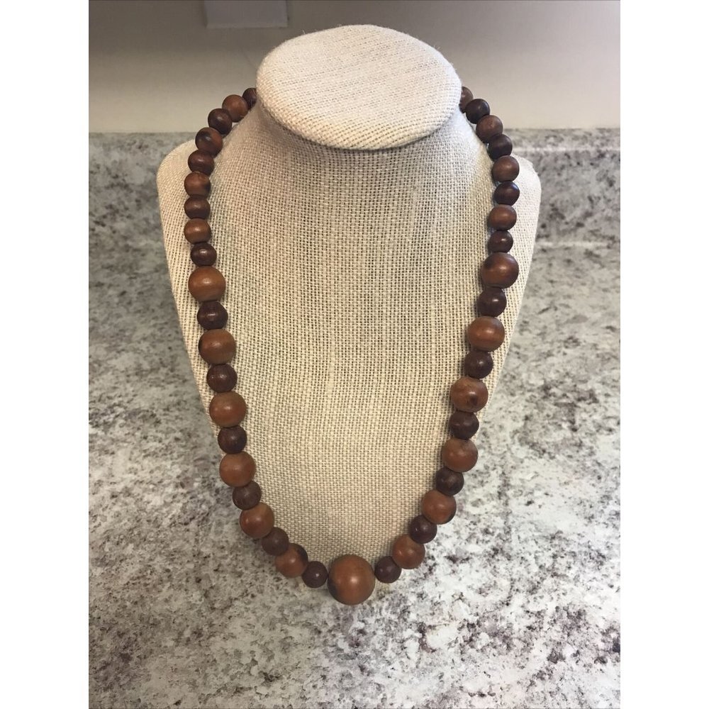 Chunky Wooden Bead Necklace Vintage Graduated Twist Barrel Closure 24"